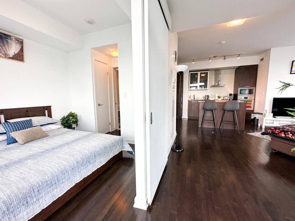Luxury 2 Bedrooms With Lakeview Cn Tower Entertainment District Rogers Centre Toronto Esterno foto