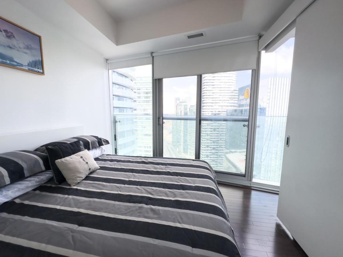 Luxury 2 Bedrooms With Lakeview Cn Tower Entertainment District Rogers Centre Toronto Esterno foto