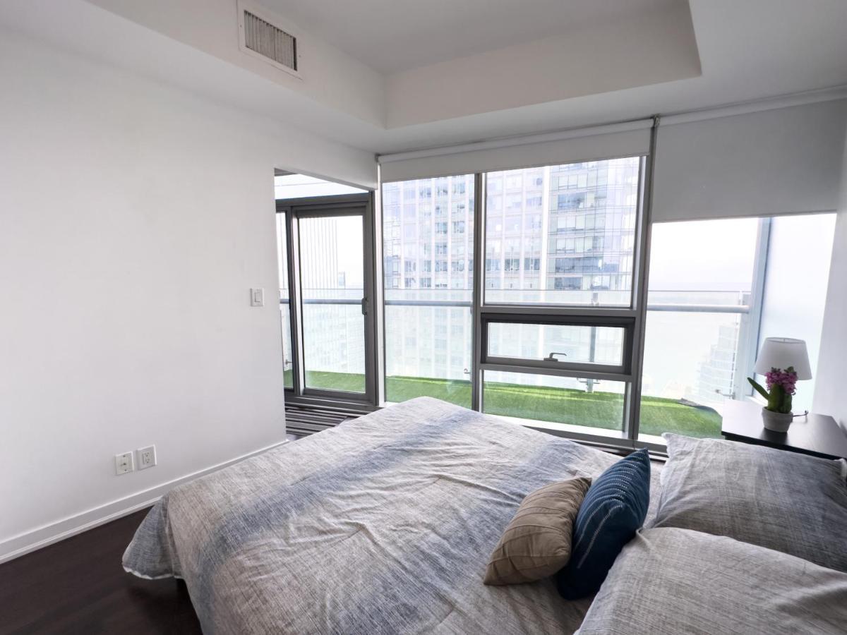 Luxury 2 Bedrooms With Lakeview Cn Tower Entertainment District Rogers Centre Toronto Esterno foto